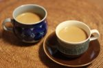 Tasses de Chai : thé noir, lait et épices