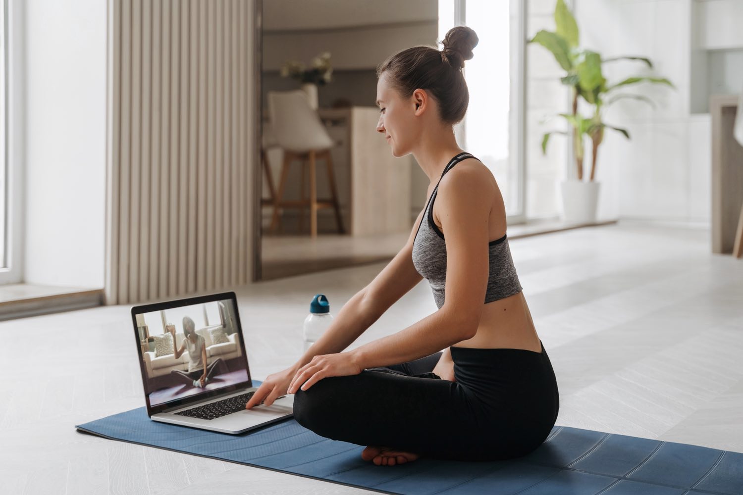 Pourquoi suivre des cours de yoga en ligne ? - yogaetcterra