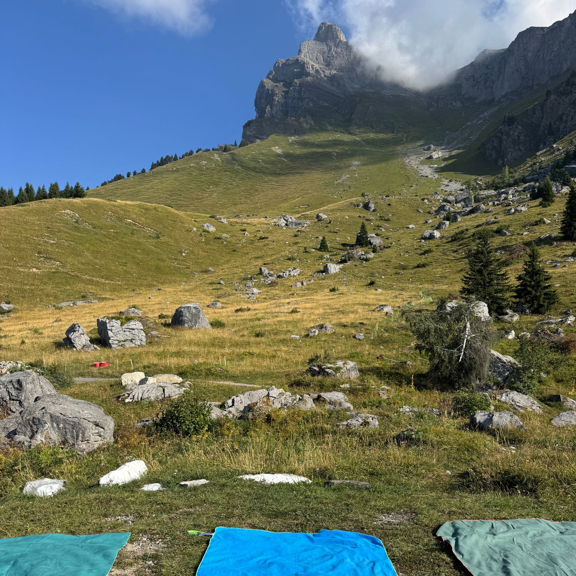 Week-end Yoga Rando Bivouac Estival au Pays du Mont-Blanc – Image 5
