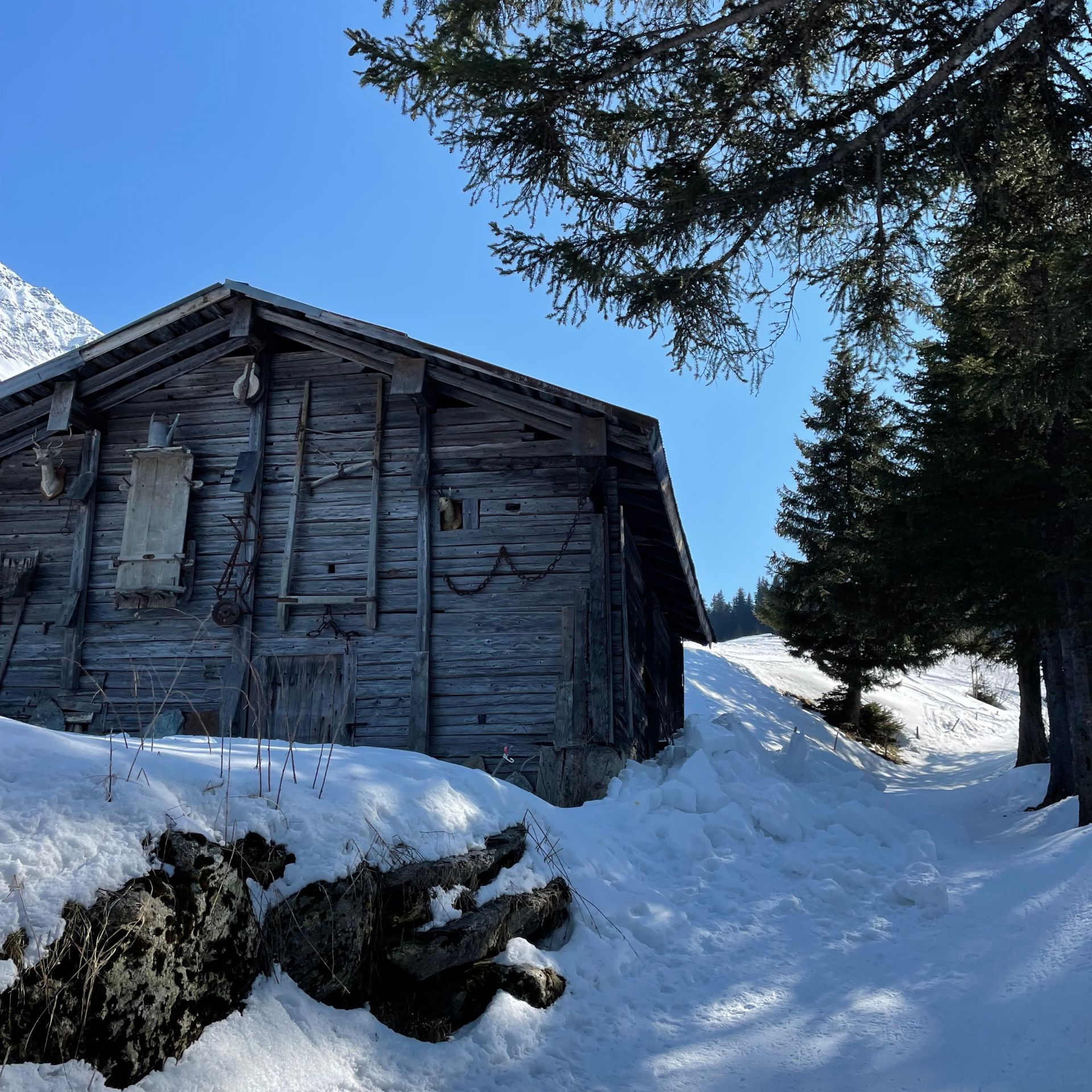 Vieux Chalet sur le trajet vers le Refuge des Prés